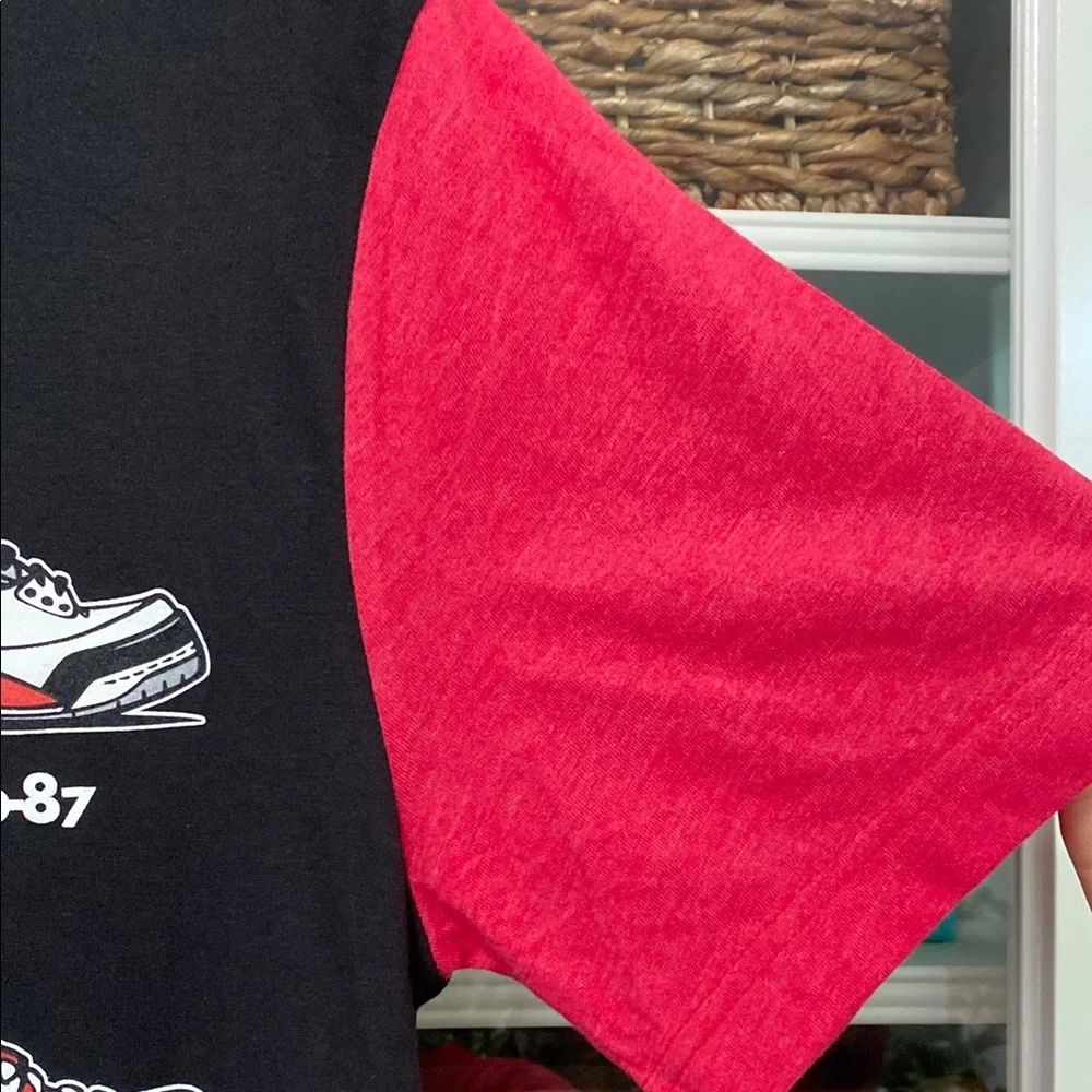 ❌SOLD❌🎁Streetwear Retro Kicks Black Red Evolution of Air Jordan Shoes Shirt New_10